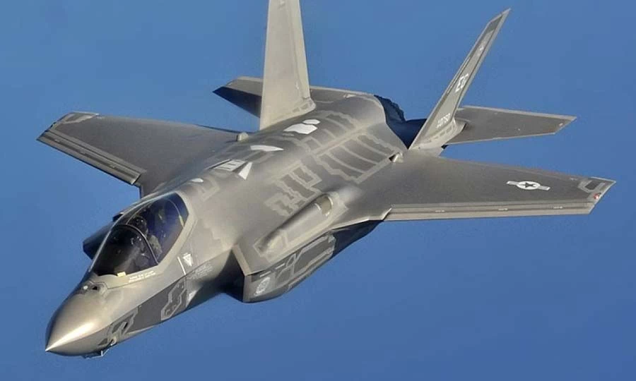 F-35: Πόσο κοστίζει το μαχητικό και η ώρα πτήσης του